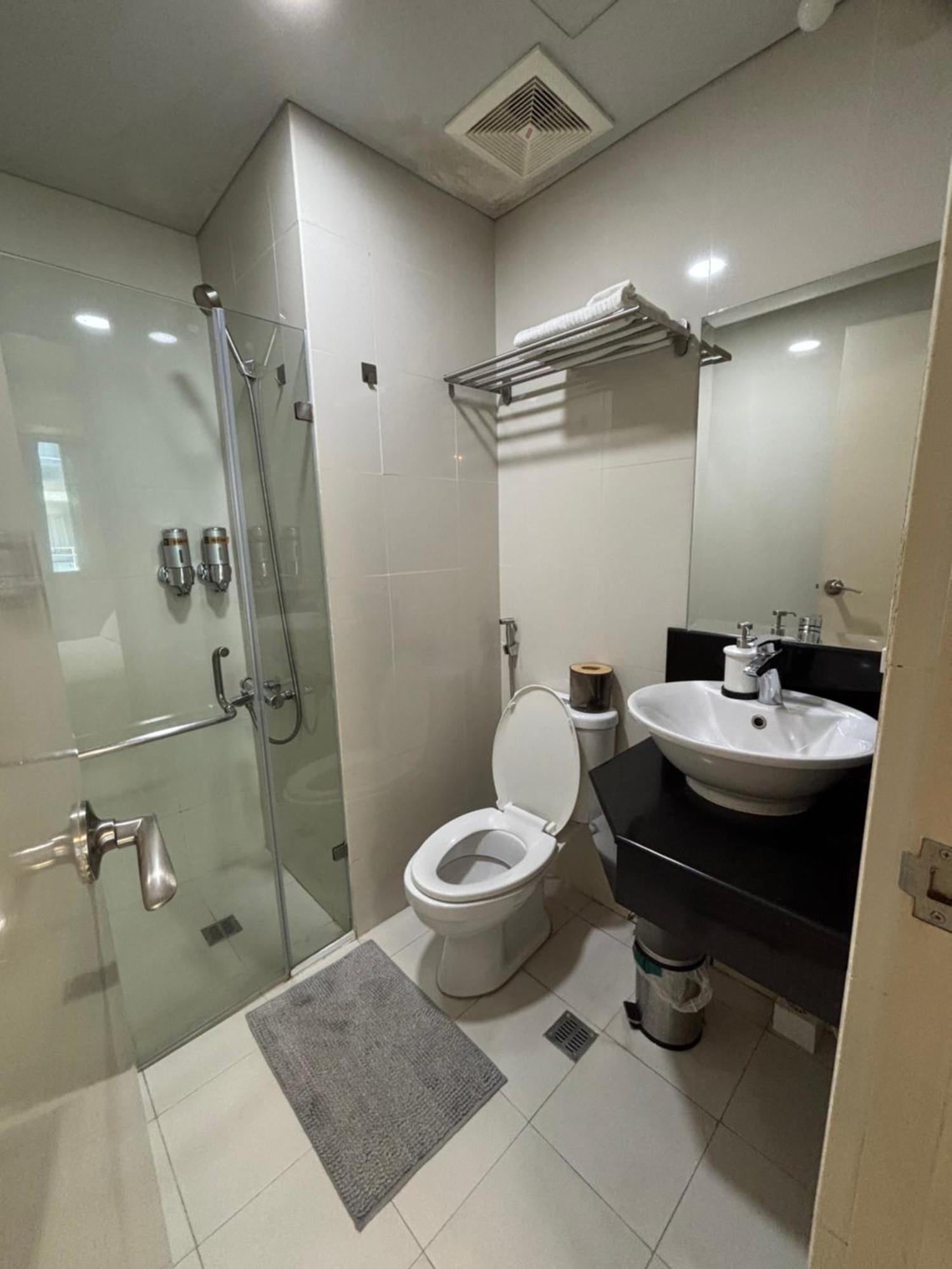 One Palm Tree Villas Short Walk Via Runway Manila Naia T3 Pasay Zewnętrze zdjęcie